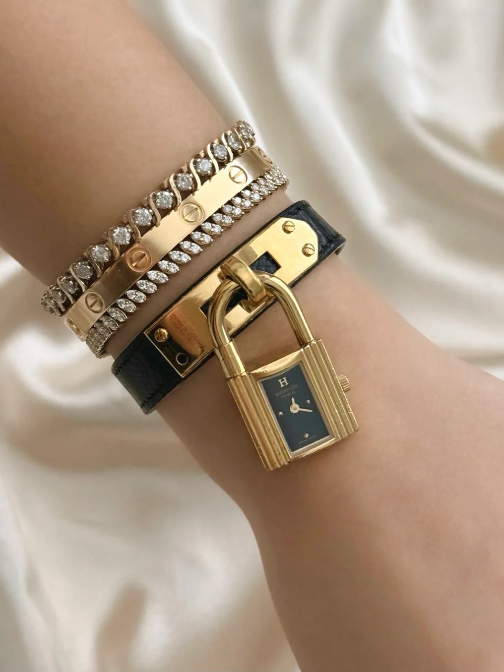 AUTHENTIC VINTAGE HERMES KELLY LOCK BLACK LEATHER WATCH